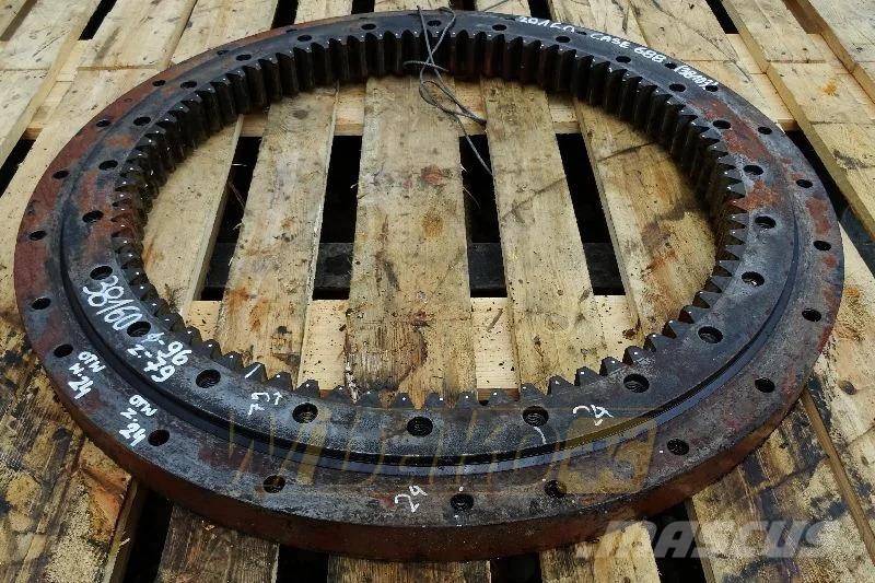 CASE 688 Slewing ring / Drehkranz / Wieniec obrotu Transmisija