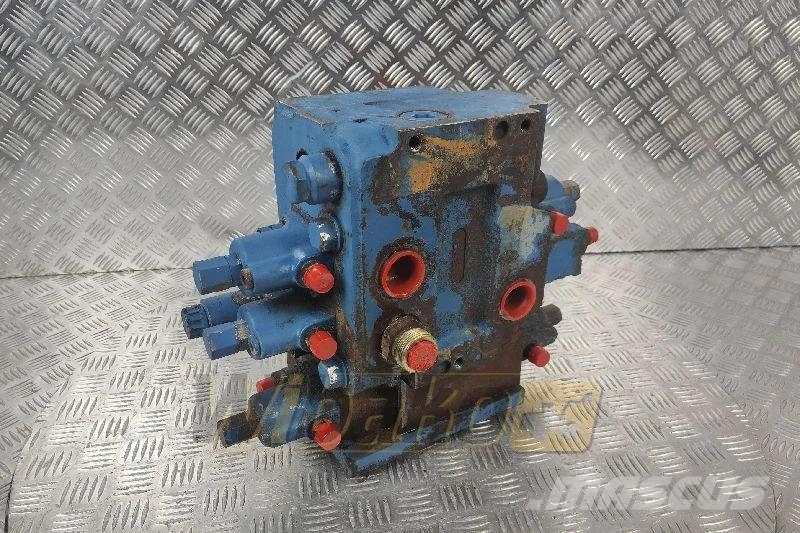 CASE 721D Control valve / Steuerventil / Rozdzielacz Гідравліка