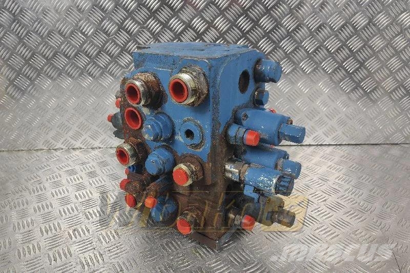 CASE 721D Control valve / Steuerventil / Rozdzielacz Гідравліка