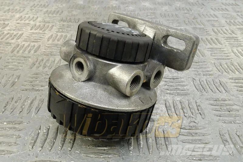 CAT 138-3096 Fuel filter bracket / Podstawa filtra pal Engines
