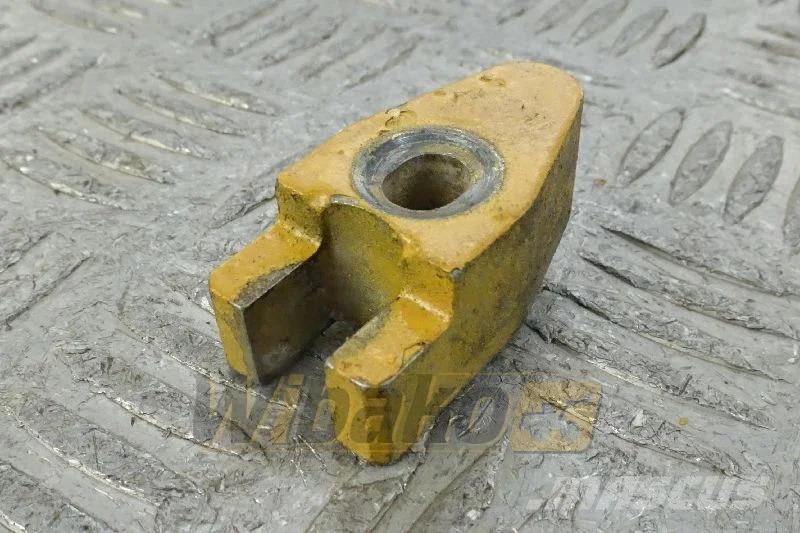 CAT 238-8671 Injector holder / Uchwyt wtryskiwacza Silniki