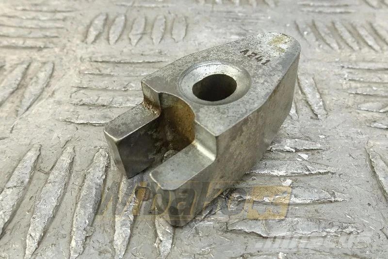 CAT 238-8671 Injector holder / Uchwyt wtryskiwacza محركات