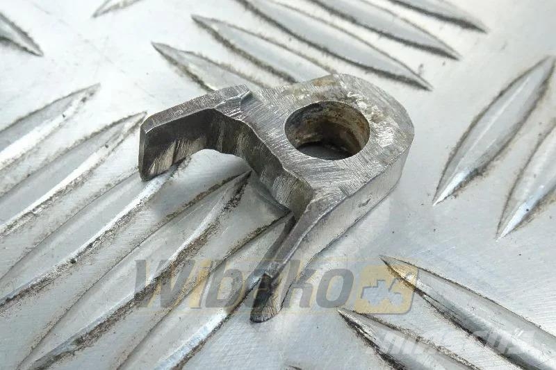 CAT 3304/3306 8N-5132 Injector holder / Uchwyt wtryski Silniki