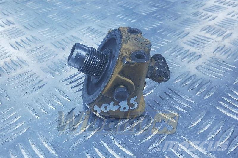 CAT 3306DIT 7N9519 Fuel filter bracket / Podstawa filt Engines