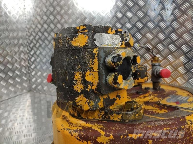 Commercial D230-32 657735C91 Hydraulic pump / Hydraulikpumpe Hydraulics