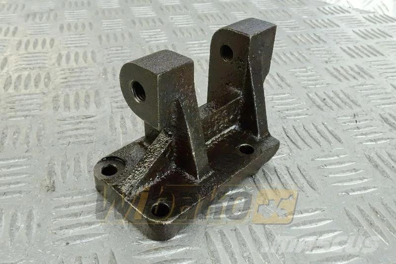 Cummins 3929418 Alternator bracket / Lichtmaschinenhalter Dzinēji