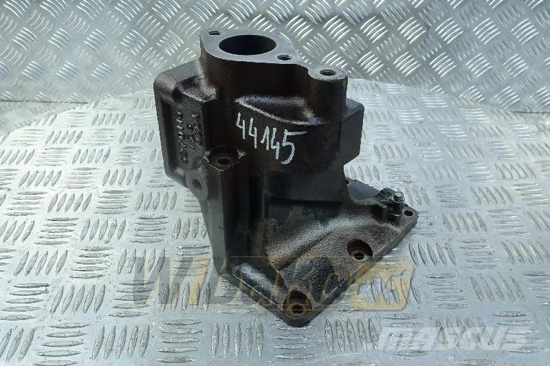 Cummins QSB6.7 5270116 Intake manifold connector / Ansaugk Motorji