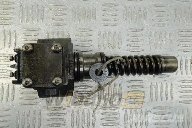 Deutz 02112706 Injection pump / Einspritzpumpe / Pompka Motoren