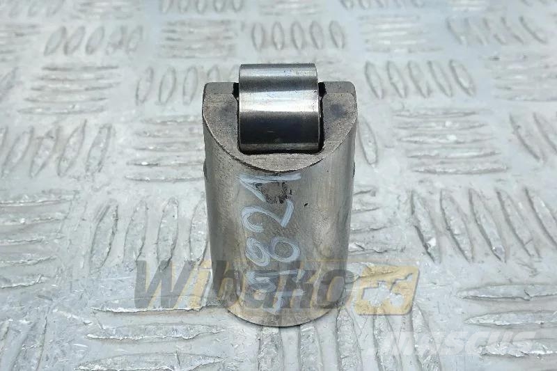 Deutz 02126891 Roller tappet / Rollenstößel / Popychacz Motoren