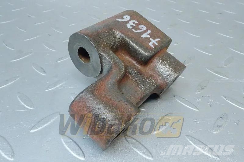 Deutz 02249876R Engine mount / Łapa silnika Motorer