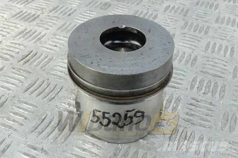 Deutz 04179914 Engine piston / Kolben des Motors / Tłok  Motorer