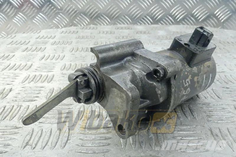 Deutz 04206913 Shutdown solenoid / Abstellmagnet / Cewka Motoren