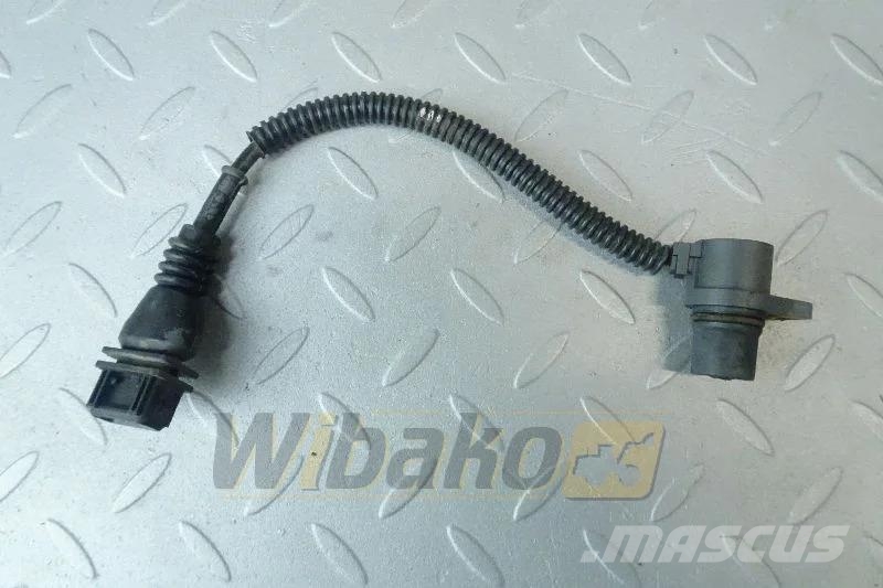 Deutz 04210924 Speed sensor / Drehzahlsensor / Czujnik o Двигатели