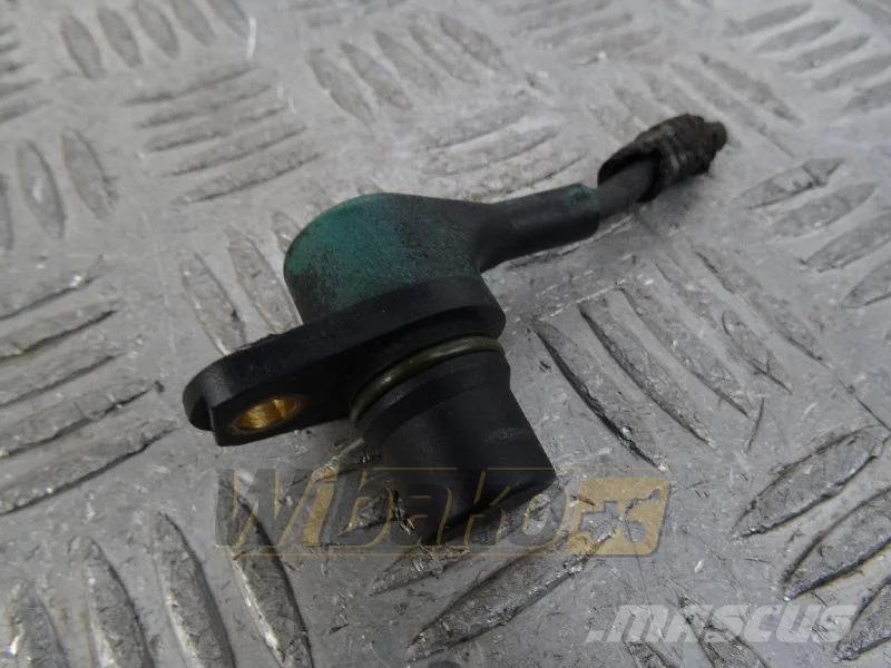Deutz 04210925 Speed sensor / Drehzahlsensor / Czujnik o Двигатели