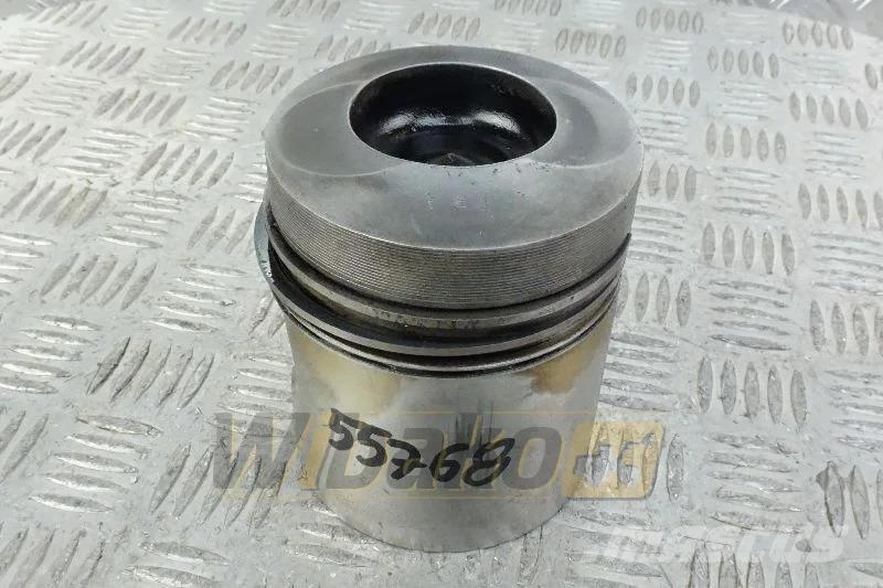 Deutz 04231966 Engine piston / Motorkolben / Tłok silnik Motoren