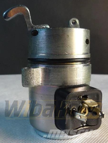 Deutz 04272733 Shutdown solenoid / Abstellmagnet / Cewka Motorer