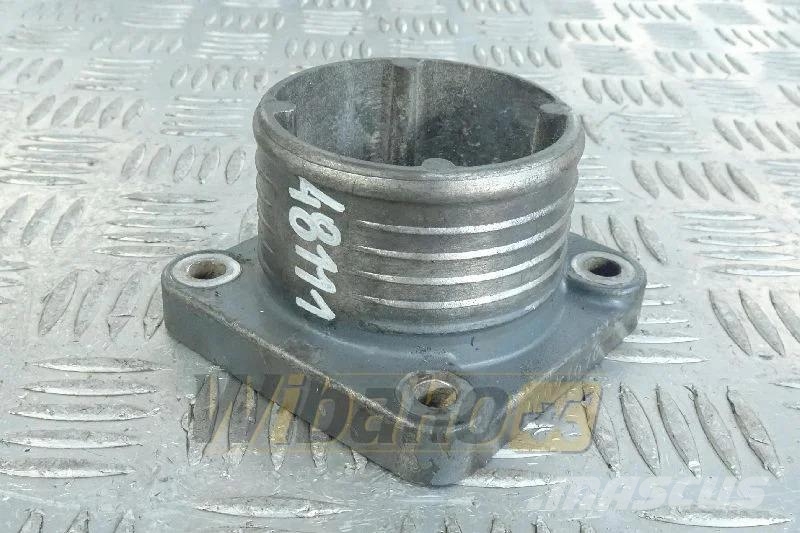 Deutz 04283582 Intake manifold connector / Ansaugkrümmer Motorji