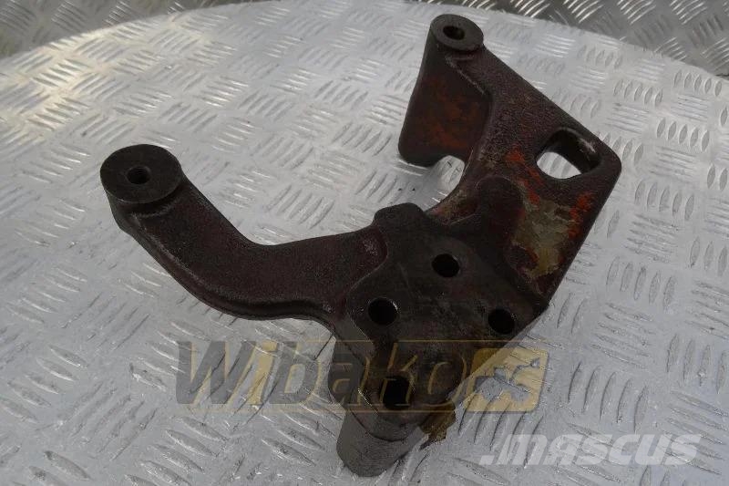 Deutz 04284625RY Alternator bracket / Lichtmaschinenhalt Motorer