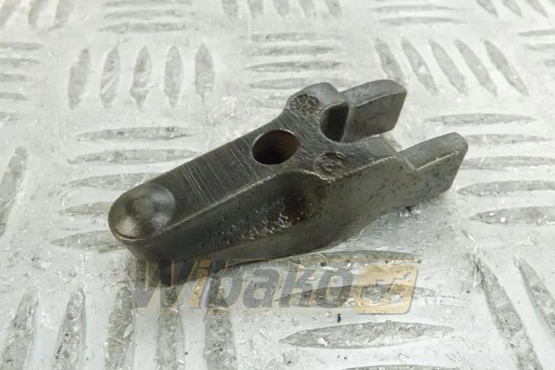 Deutz 04291497 Injector holder / Uchwyt wtryskiwacza Motorer