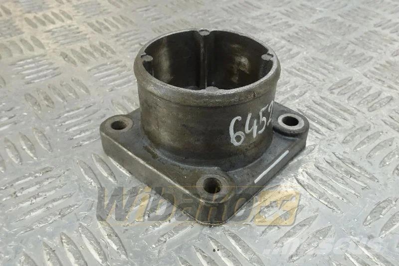 Deutz 04295761 Intake manifold connector / Ansaugkrümmer Motores