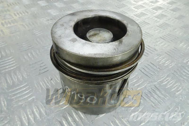 Deutz 04501352 Engine piston / Motorkolben / Tłok silnik Двигуни