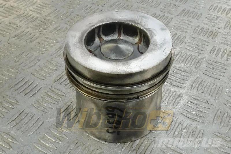 Deutz 04501352 Engine piston / Motorkolben / Tłok silnik Engines