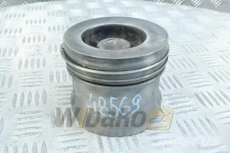 Deutz 04501366 Engine piston / Motorkolben / Tłok silnik Motorer