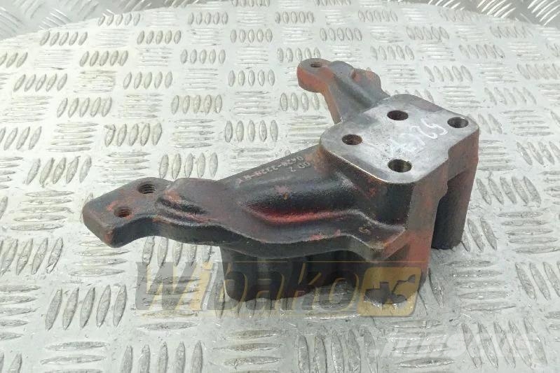 Deutz 04503755 Alternator bracket / Lichtmaschinenhalter Motori