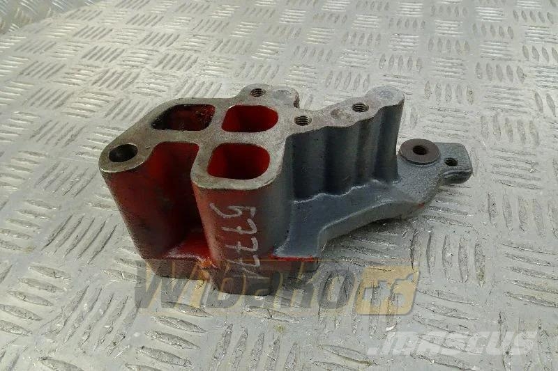 Deutz 04503755 Alternator bracket / Lichtmaschinenhalter Motorer