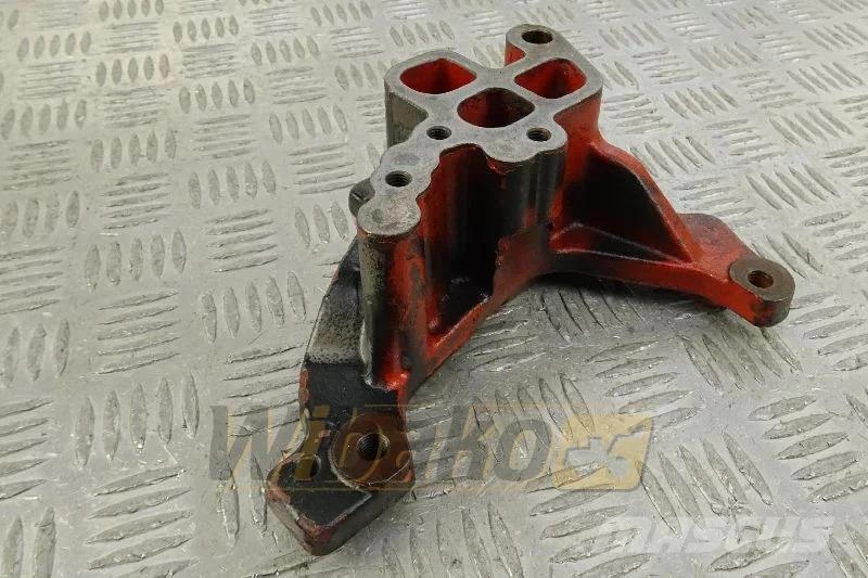 Deutz 04503755 Alternator bracket / Lichtmaschinenhalter Motori