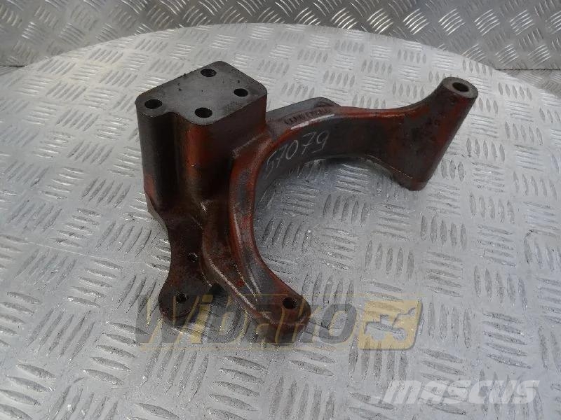 Deutz 04504345R Alternator bracket / Lichtmaschinenhalte Motorer