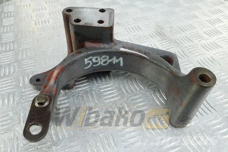 Deutz 04504345R Alternator bracket / Lichtmaschinenhalte Engines