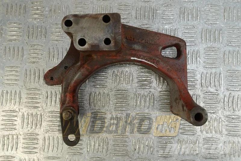 Deutz 04504345R Alternator bracket / Lichtmaschinenhalte Motoren