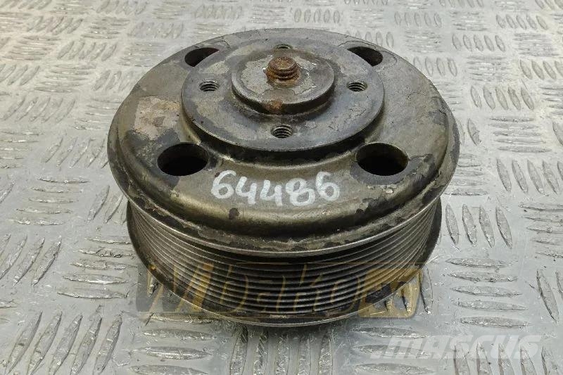 Deutz 04514666 Fan drive / Ventilator-Fuß / Podstawa wen Motorer