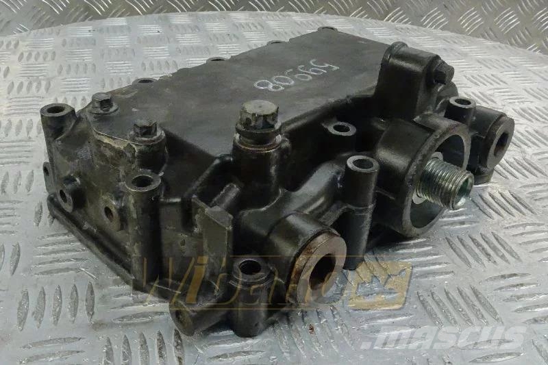 Deutz 04516135 Oil cooler housing / Obudowa chłodniczki Motoren