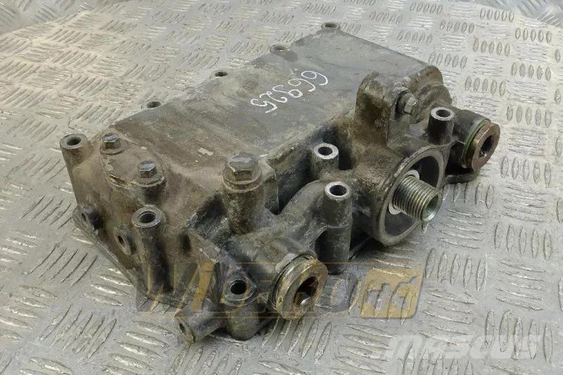 Deutz 04516135 Oil cooler housing / Obudowa chłodniczki Motoren
