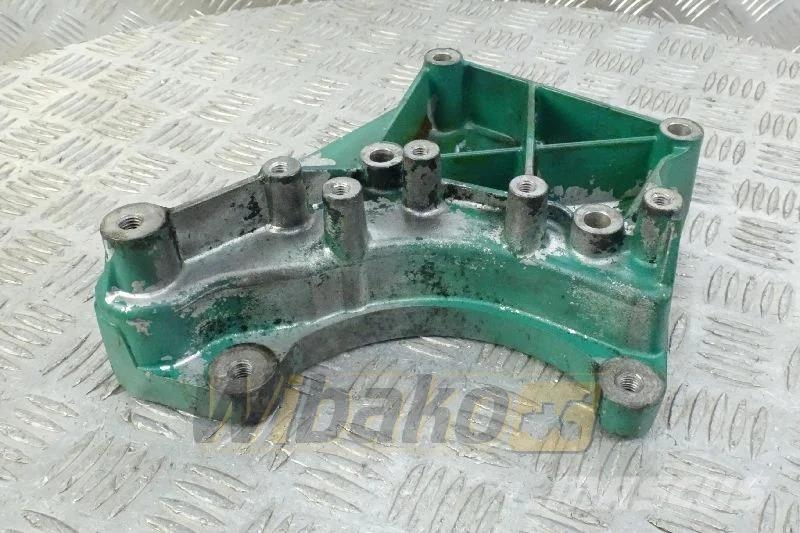 Deutz 04901808 Alternator bracket / Lichtmaschinenhalter Moottorit