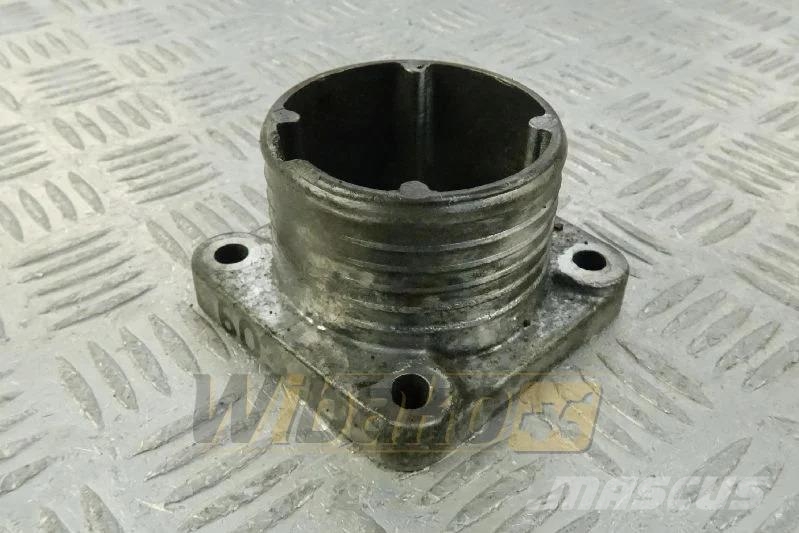 Deutz 04914671 Intake manifold connector / Ansaugkrümmer Engines