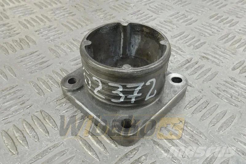 Deutz 04914671 Intake manifold connector / Ansaugkrümmer Engines