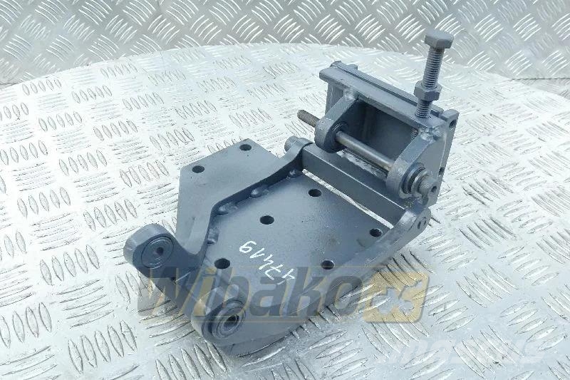 Deutz 1015 Alternator bracket / Lichtmaschinenhalter / Motorji