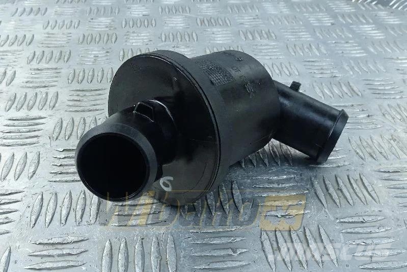 Ford D05WA 12Z03707 Crankcase breather / Odma silnika Silniki