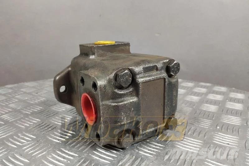 Hanomag 4215275M91 479697 Hydraulic pump / Hydraulikpumpe  هيدروليات
