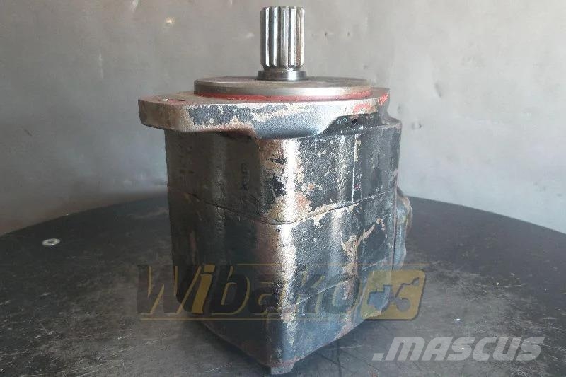 Hanomag 70E Hydraulic pump / Hydraulikpumpe / Pompa hydra Hydraulics