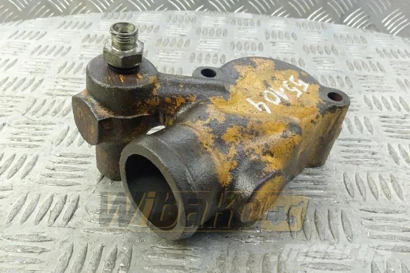 International Harvester TD15 675810C2 Thermostat housing / Obudo Motori