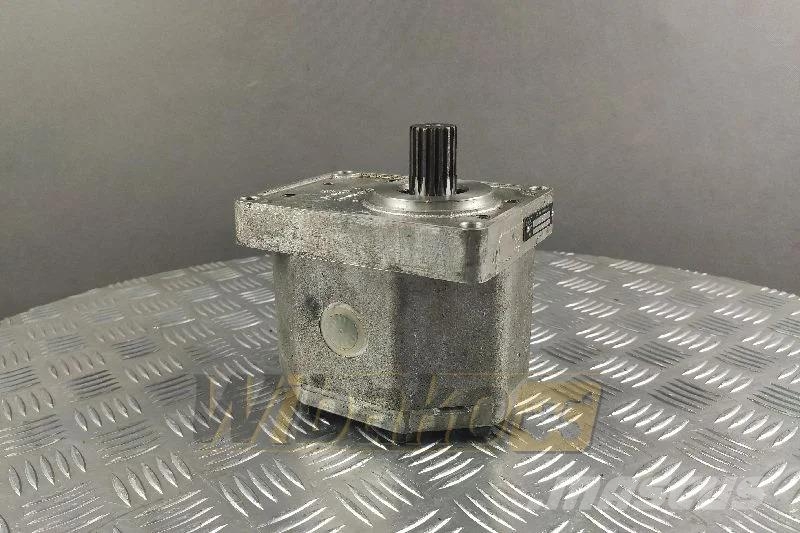 Jihostroj UN21 9704015 Gear pump / Zahnpumpe / Pom Hidraulice