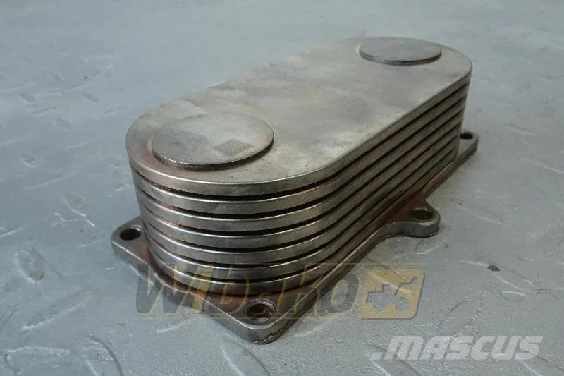 John Deere RE560752 Oil cooler / Ölkühler / Chłodniczka oleju Moottorit