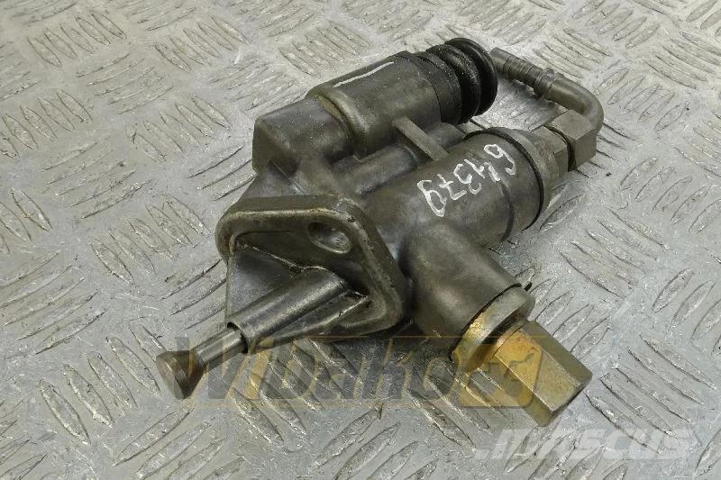 Komatsu 6743-71-7130 Fuel Feed Pump / Kraftstoff-Förderpum Motori