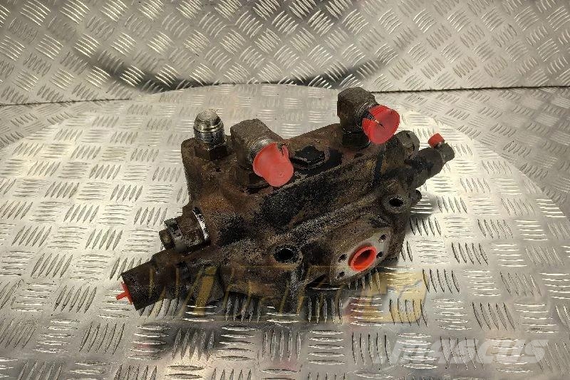 Komatsu C0110-5002 Control valve / Steuerventil / Rozdzie Hydraulika