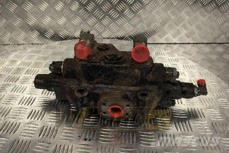 Komatsu C0110-5002 Control valve / Steuerventil / Rozdzie Hydraulika