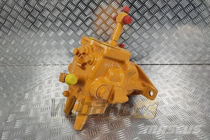 Komatsu PC210LC-5 E2966744 Swing motor / Drehmotor / Silni Hidráulicos